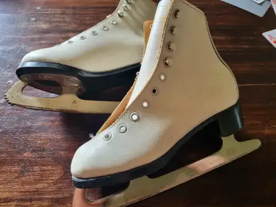 Patins Daoust enfant gr 13, View more