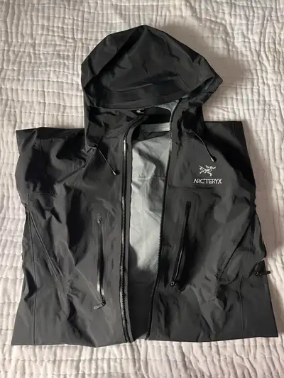 Large Black Arcteryx Alpha SV jacket Bought on a ski trip last year, doesn’t fit well anymore Used o...