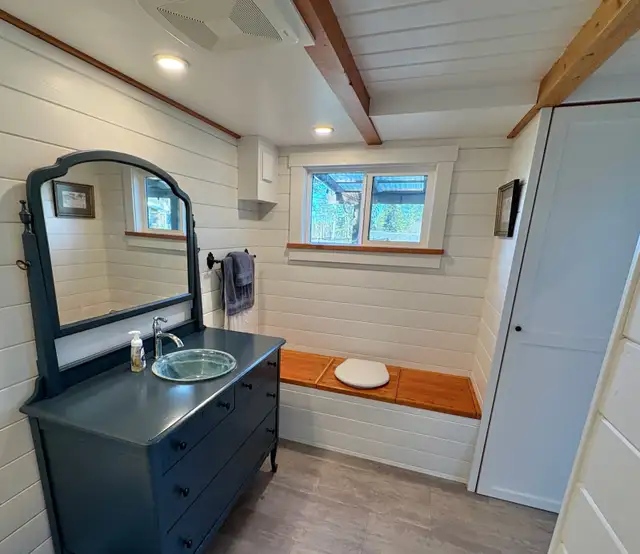 Tiny Home on Wheels 36'x10' in RVs & Motorhomes in Comox / Courtenay / Cumberland - Image 7