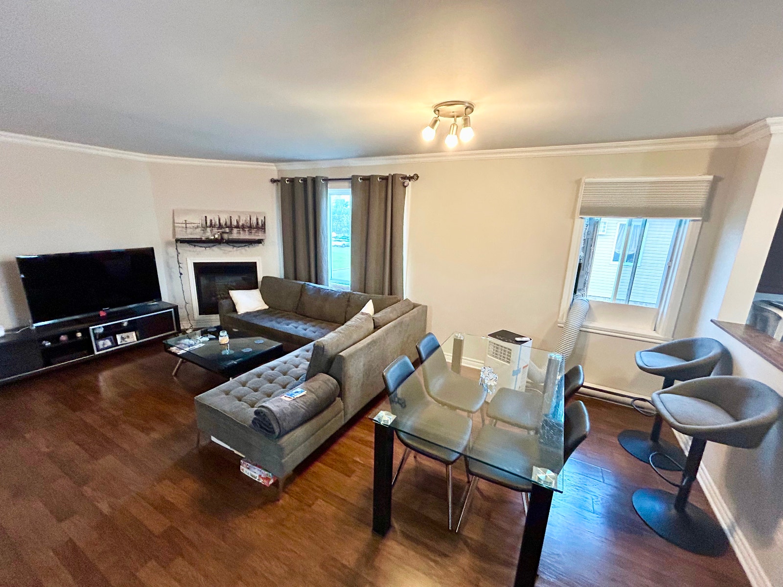 2 Beds 1 Bath - Apartment4283 Rue Bertin, Laval, QC H7W 0H7, C — photo 2