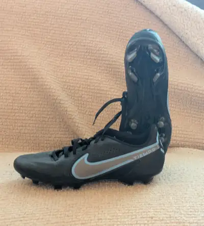 Nike Tiempo Soccer Cleats (US 8), View more