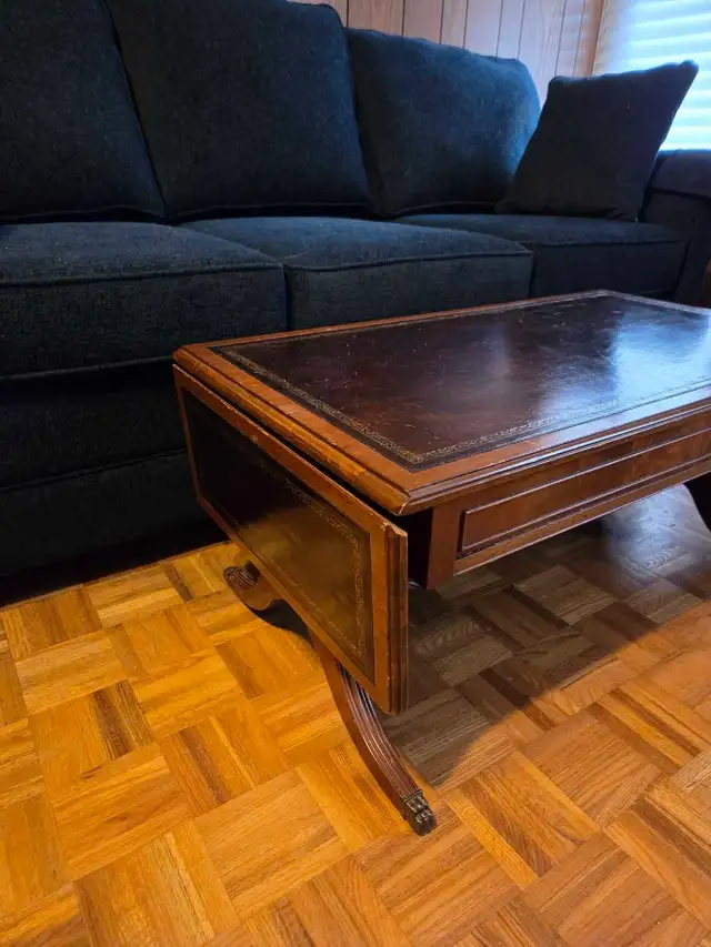 Unique antique Leather Topped Wood Coffee Table in Coffee Tables in City of Toronto - Image 5