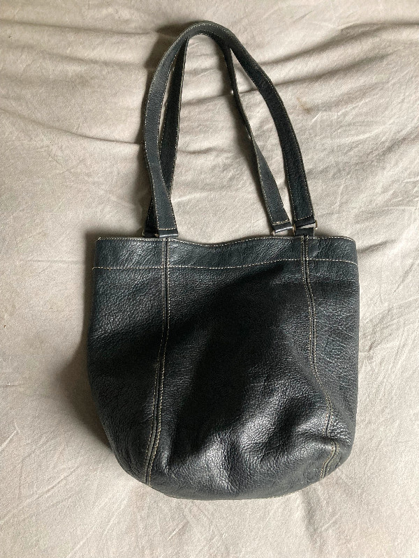 Roots black leather tote in Women's - Bags & Wallets in Charlottetown