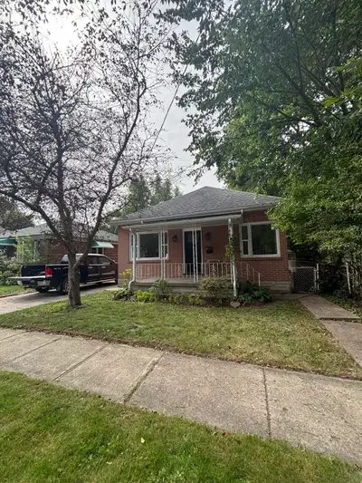 Fully Renovated Detached Home — 3 Bed | 2 Bath 5 Dodds Avenue, Guelph $3,250/month + utilities Avail...