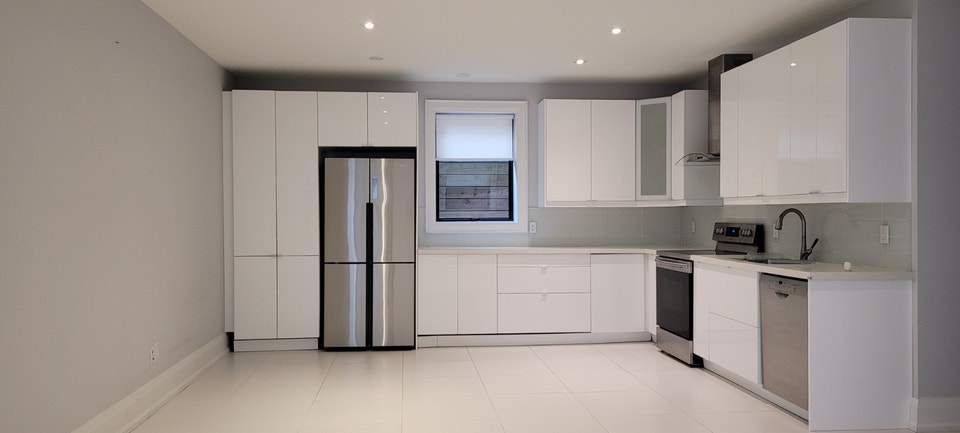 North York 2 Bedrooms Apartment Steps to Subway Station For Rent 5