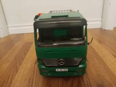 Bruder Mercedes Benz Logging Truck (no logs included) Asking $20.