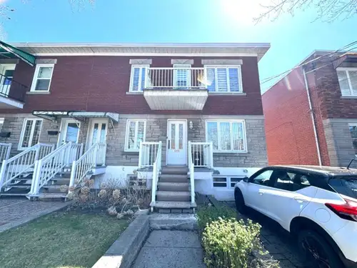 447 Rue Bédard, LaSalle, QC Appartement spacieux et lumineux dans un duplex situé au cœur de Lasalle...