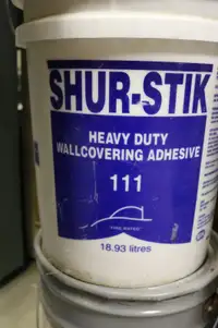 20 L Pail of Wall Covering Adhesive