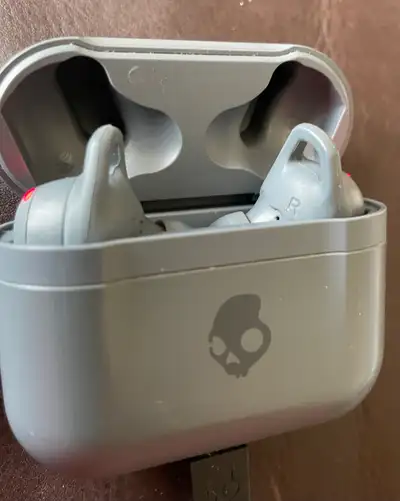 Skullcandy Indy headset, View more
