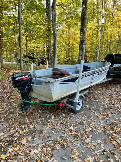 Low hours, trailer was bought new in 2012 . Entire unit stored indoors in winter and motor stored in...
