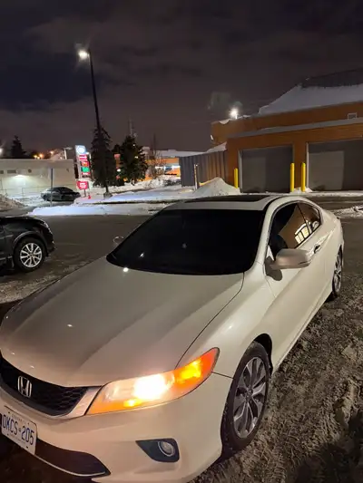 Available for weekly rental $350 per week. Bo hidden fee will drop at your address No Deposit