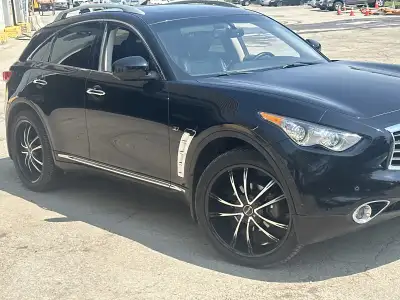 Up for sale is my Infiniti qx70 , a sleek and powerful SUV that's sure to turn heads with its custom...