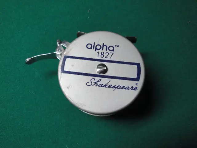 Vintage Automatic Fly Reel in Fishing, Camping & Outdoors in Brantford - Image 2