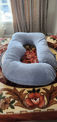 Pregnancy Pillow ( price negotiable)