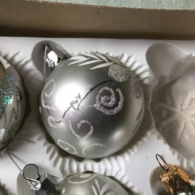 Vintage Polish Glass Christmas Ornaments in Holiday, Event & Seasonal in Ottawa - Image 7