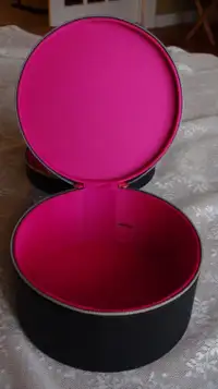 LANCOME Case w Hot Pink Interior
