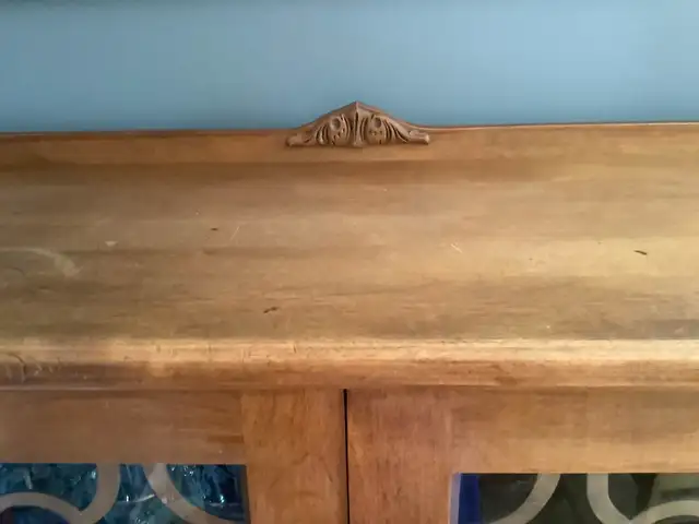 Vaisselier en érable vintage 75ans + in Hutches & Display Cabinets in Longueuil / South Shore - Image 3