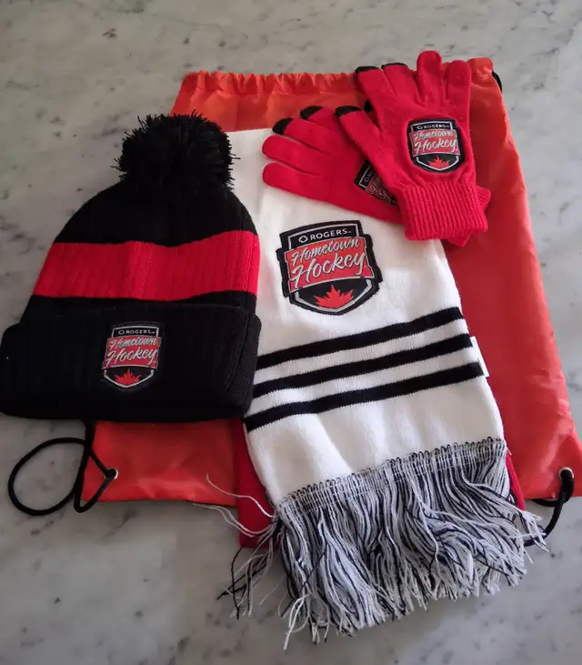 Hockey Town Scarf, Gloves & Hat in Hockey in Windsor Region - Image 2