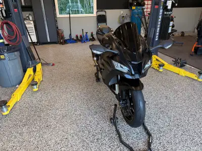 Considering selling my immaculate 2018 Kawasaki Ninja zx10rr. ABS. 1 of only 500 produced. Not your...