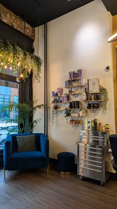 coiffeurs coiffeuses , View more