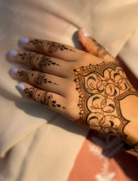 Henna/Mehndi Artist