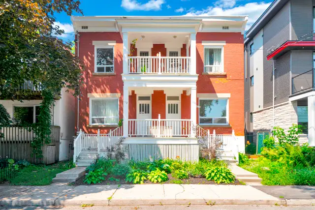 FOR LEASE - Renovated Upper Unit Apartment in Beechwood
