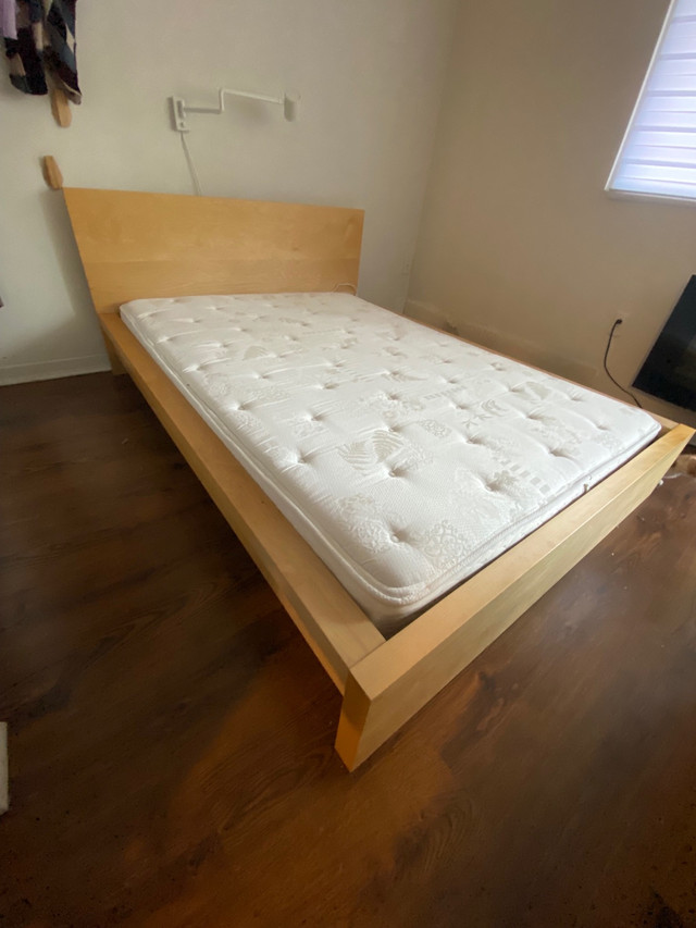 Bed & mattress combo ONLY FOR 350$ dans Lits et matelas  à Ville de Montréal