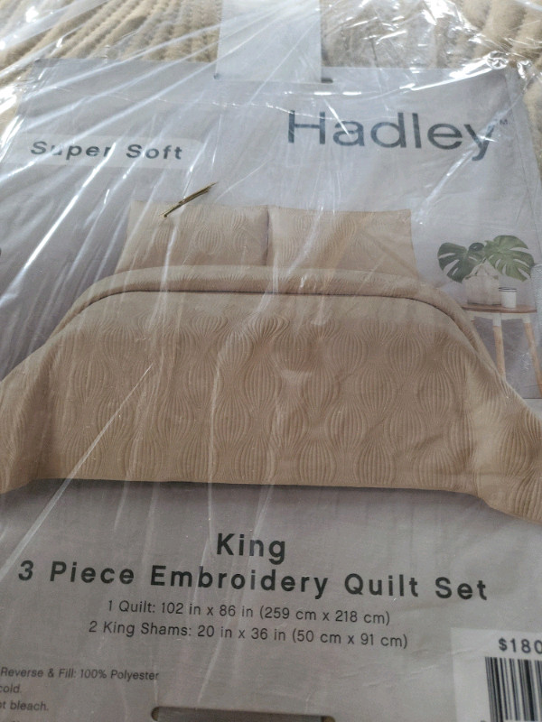 New in package Hadley 3 piece Embroidery quilt set KING SIZE in Bedding in Mississauga / Peel Region - Image 4