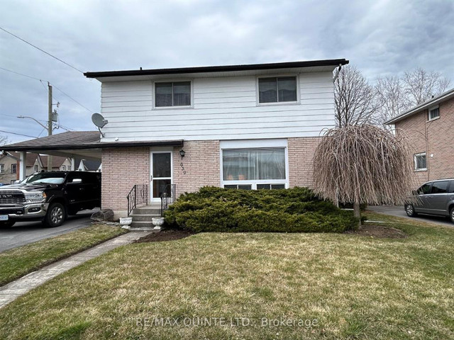 4 bedroom 2 bathroom home for sale. 659 Front St, Quinte West in Houses for Sale in Trenton