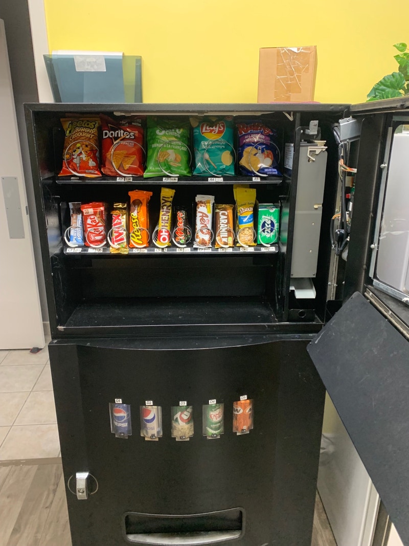 Seaga VC2500 combo vending machine Other Business & Industrial