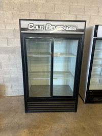 Commercial true double door fridge