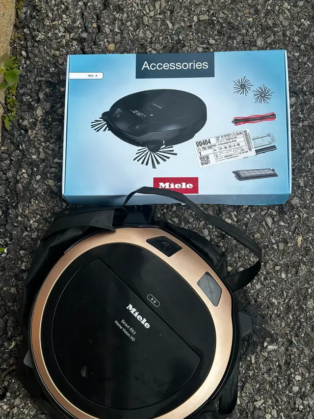 Miele Robot Vacuum Cleaners Scout RX3 Home Vision in Vacuums in Ottawa - Image 3