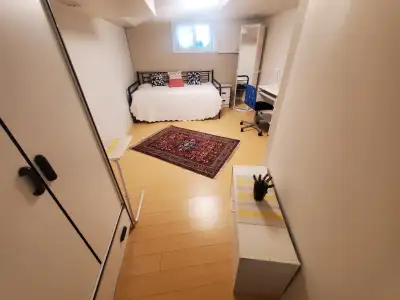 Furnished Room for A Female near Islington Subway Station Ideal for Students and Young Professionals...