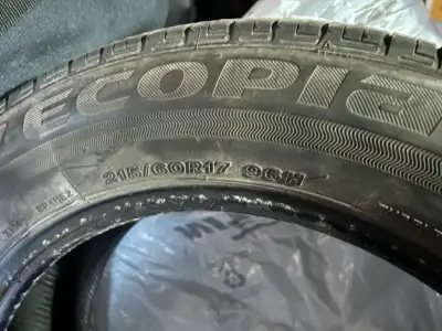 4 pneu été 215/60r17 bon pour une saison et plus je demande 125$ pour les quatre