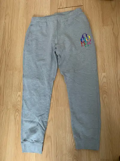 Size men’s medium Pickup in Etobicoke or Oakville. Meet up in GTA can be arranged Shipping available...