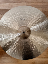 22” Paiste Signature Traditionals Light Ride Cymbal 