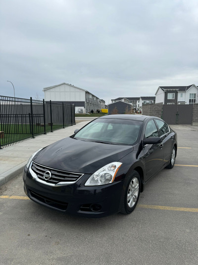 2011 Nissan Altima - 190,000