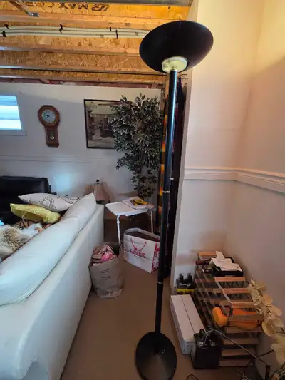 Lampe en bon état, View more