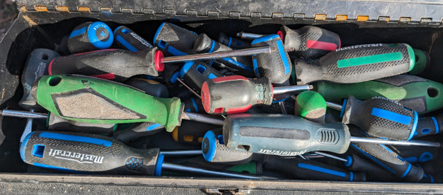 TOOLS - LOTS in Hand Tools in Strathcona County - Image 4