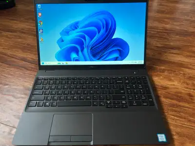Dell Precision 3540 Laptop i5-8365U / 15.6" / 16 GB DDR4 RAM/ 256 GB NVMe M.2 Dell Precision 3540 15...