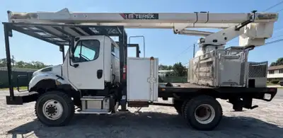2015 FREIGHTLINER TEREX XT70 RM BUCKET TRUCK 2015 FREIGHTLINER M2 106 6.7L DIESEL 4X2 6SPD MANUAL 23...