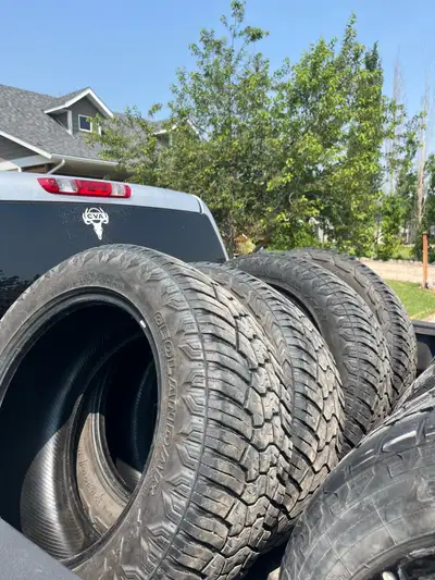Bassicly brand new geograpplar Yokohama X-At 80% tread bought them for rims but there to small 650$...