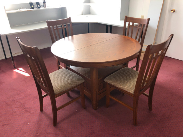 DINING ROOM SUITE, ONLY USED FOR 31/2 YEARS, AWESOME CONDITION! in Dining Tables & Sets in Medicine Hat - Image 2