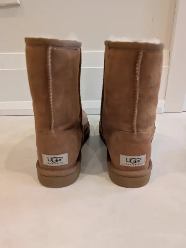New UGG Australia Classic Short Boots - Chestnut - Size 6 in Women's - Shoes in Markham / York Region - Image 5