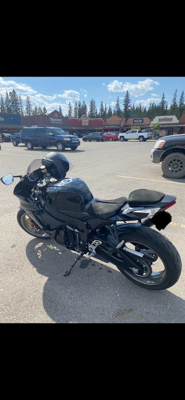 2011 GSXR 600 in Sport Bikes in Calgary