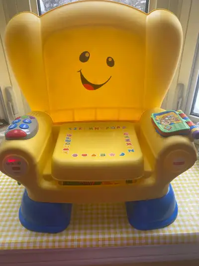 It's baby's very own place to sit and discover new things! This "magic" ABC seat knows when baby sit...