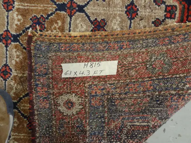 Wool Vintage Persian Rug,6 x 4.3 ft,beige,navy,red,one-of-a-kind in Rugs, Carpets & Runners in Markham / York Region - Image 5