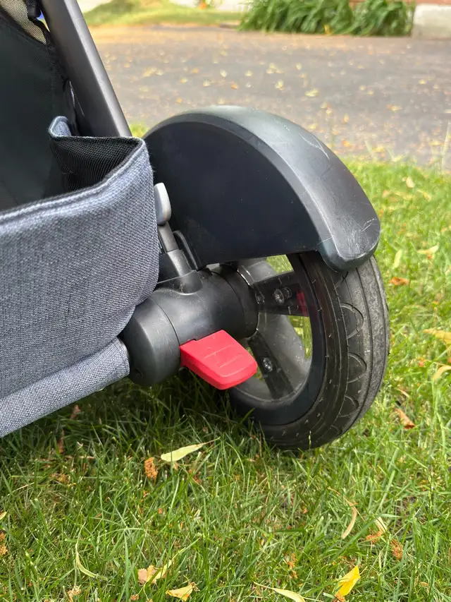 NUNA Baby stroller in Strollers, Carriers & Car Seats in Markham / York Region - Image 4