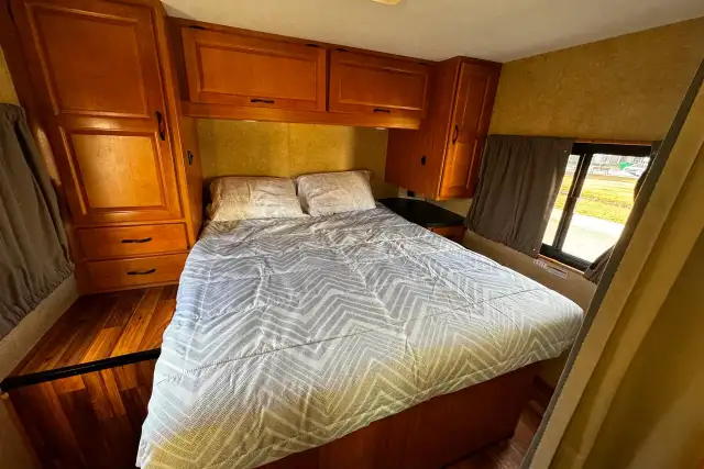 Ford Majestic 2017  **Financing&nbsp;Available*** in RVs & Motorhomes in Calgary - Image 10