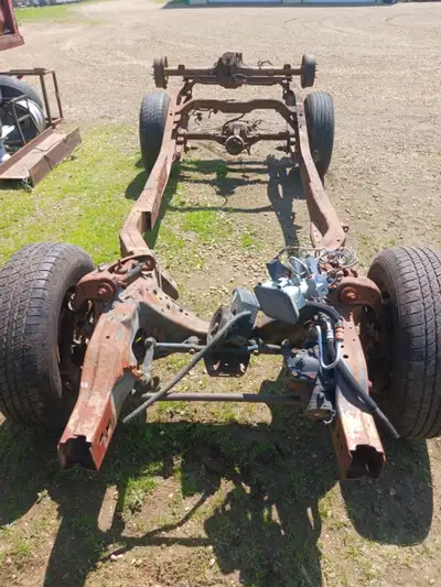 1990s Chevrolet S10 rolling chassis in very good clean straight condition disc brake front power ste...
